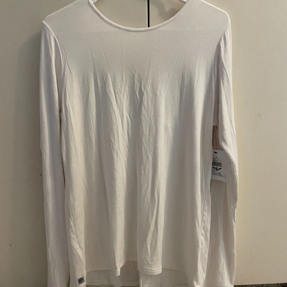 MP by Miraclesuit White Long Sleeve V-Back Peek Top